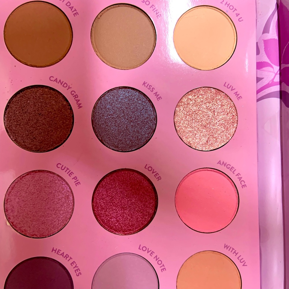 12 color pop eyeshadows